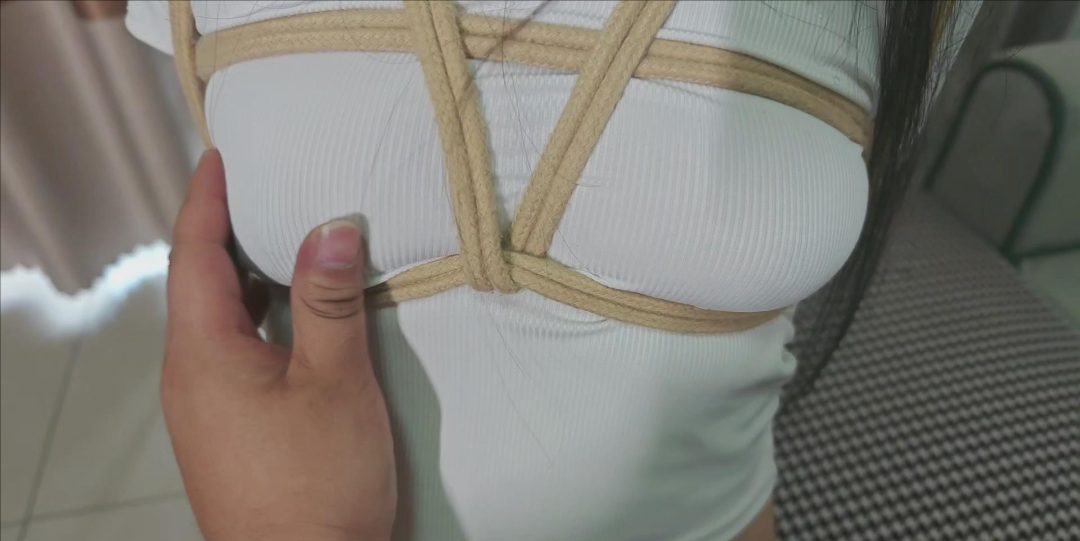 《GD绳束》模特佳嘉 超短热裤 性感身材 强制行走+神秘彩蛋-6