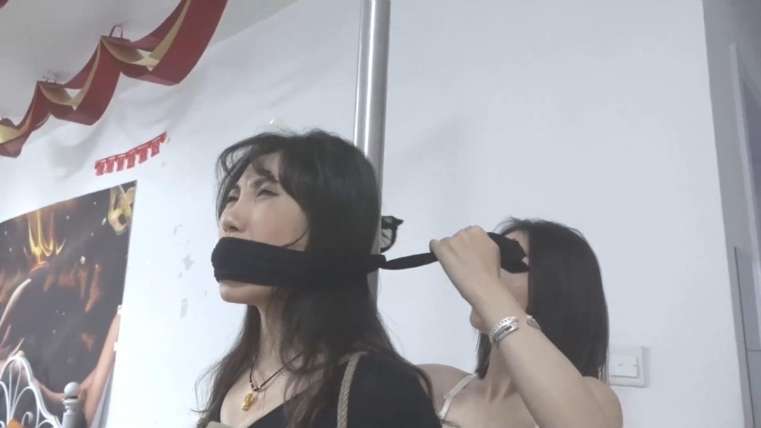 逍遥定拍.意外收获02. 一番刺激的捆绑和丝袜堵嘴TJ后被女主人反-12