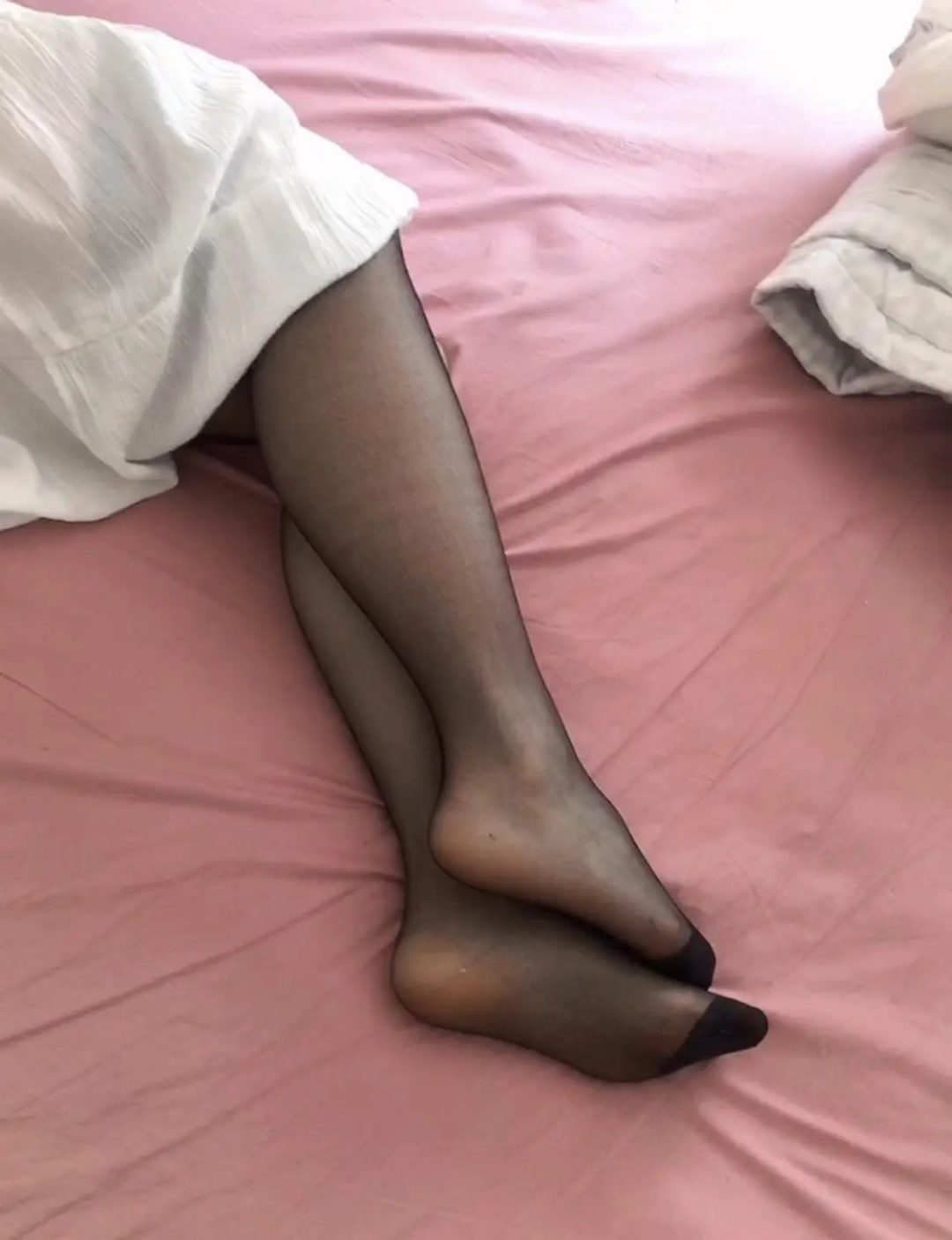 午休的黑丝少妇被闻脚舔足-4 午休的黑丝少妇被闻脚舔足-4