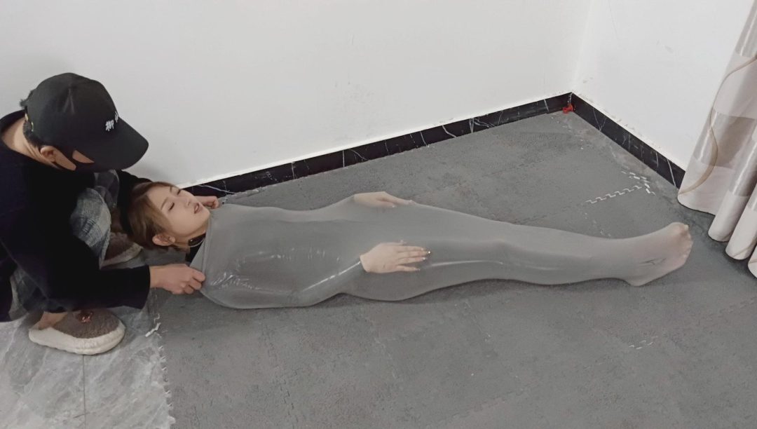 女特务的惩罚（全包丝袜 紧身皮衣 SP 小玩具 ）-5