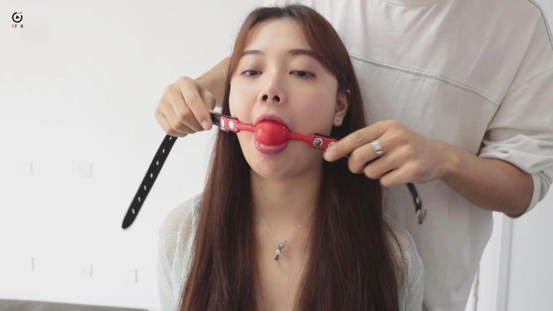 【得意客定拍】《古怪的家庭教师》少有的熟女类型模特的尝试，如此家教何愁学业不成？-3