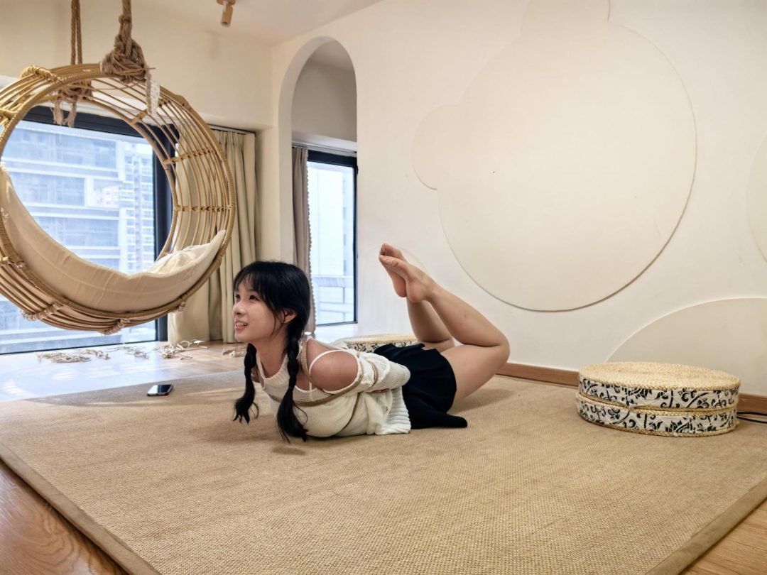 绳艺日常：新认识的小娜妹妹，初次体验被绑，挣扎到崩溃-4