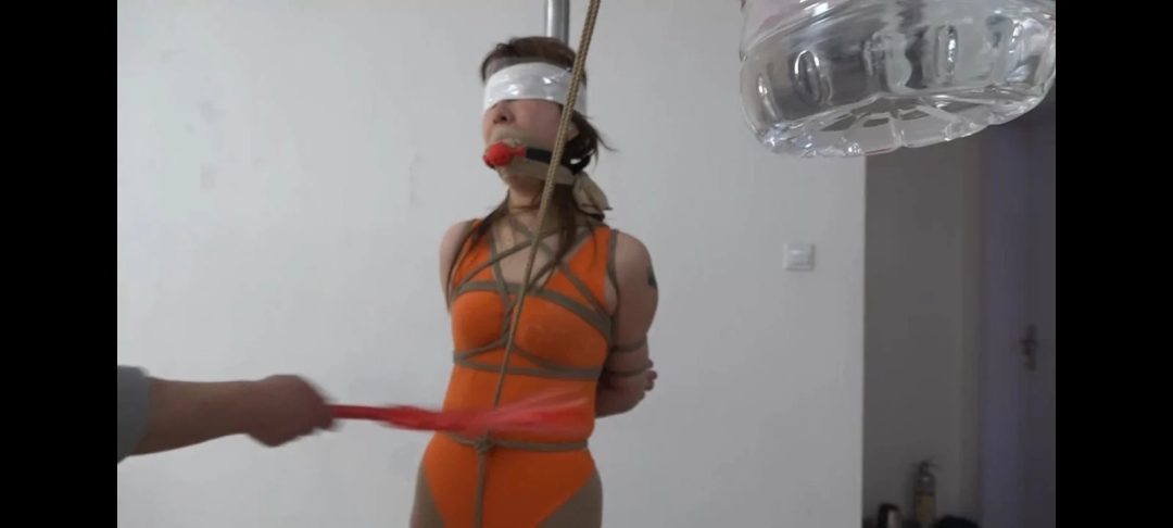 伊娃EVA主演 团缚 蟹腿缚 驷马脚趾缚 人鱼股绳缚 电击 挠脚心 虐口 口水收集喝掉 鞭打 定身折磨 剧情丰富-3 伊娃EVA主演 团缚 蟹腿缚 驷马脚趾缚 人鱼股绳缚 电击 挠脚心 虐口 口水收集喝掉 鞭打 定身折磨 剧情丰富-3