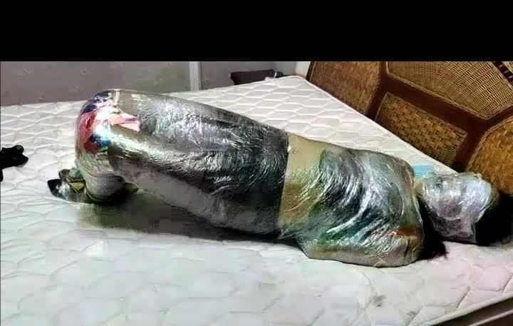 碰瓷上门被惩罚！保鲜膜全包极度-4