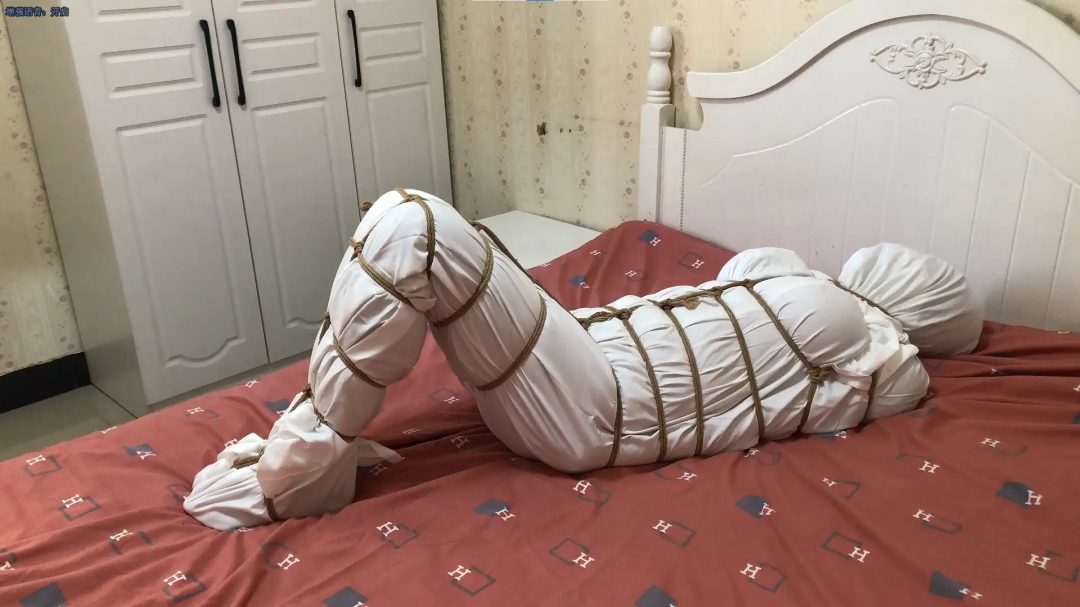 白床单全包绑缚虐待-2