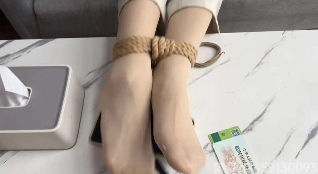 新模丹丹首次定牌拍《入室抢劫》胶带捆绑封嘴-1 新模丹丹首次定牌拍《入室抢劫》胶带捆绑封嘴-1