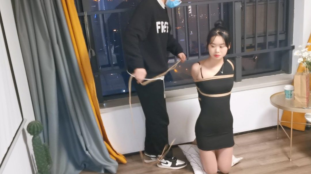 奥特曼定拍：小荣口塞直臂跪缚放置-3
