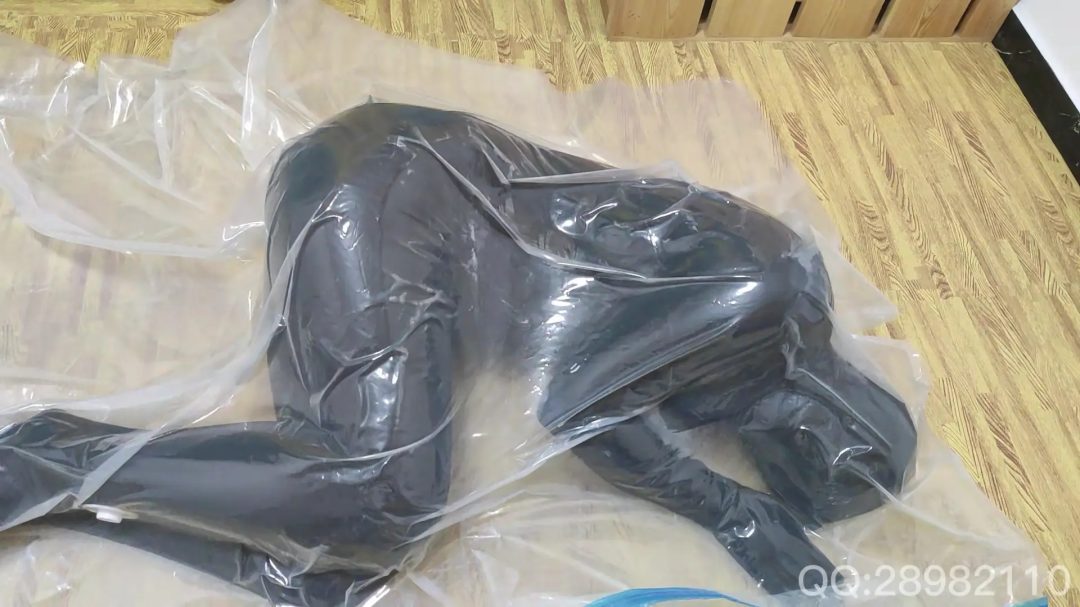 全包衣美女真空体验-2