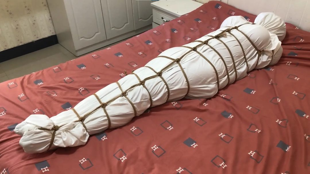 白床单全包绑缚虐待-1