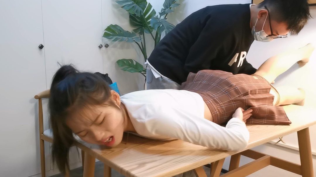奥特曼定拍：美少女小郭极限后手观音驷马超长时间放置，把妹子绑崩溃了-8