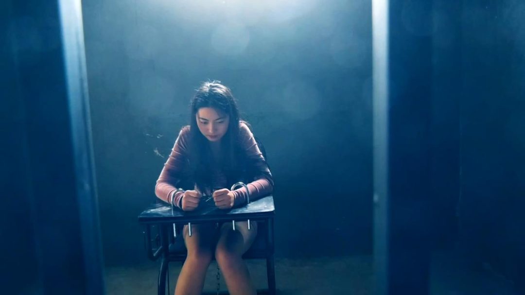 四集法制连续剧《绞刑之下的死囚 》 第二集 给美女死刑犯砸死镣禁锢-4