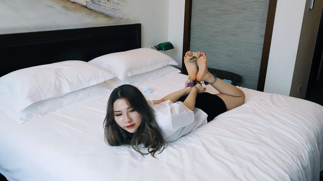 佳人难觅系列 叛逆不良少女冬羽镣铐挠脚心TK系列剪影1 手铐脚铐脚趾铐-11