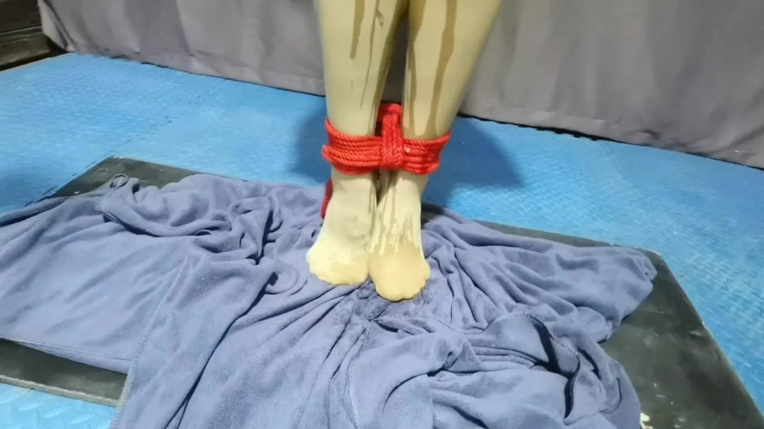 去无赖家里讨债,无赖不在家,正好见到无赖女儿,那就把无赖女儿当女奴玩弄.-14