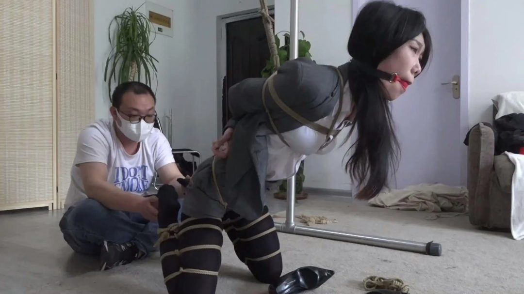 逍遥定制 模特韩玉 模特韩玉在恶魔辅导员的逼迫下逐渐屈服-7