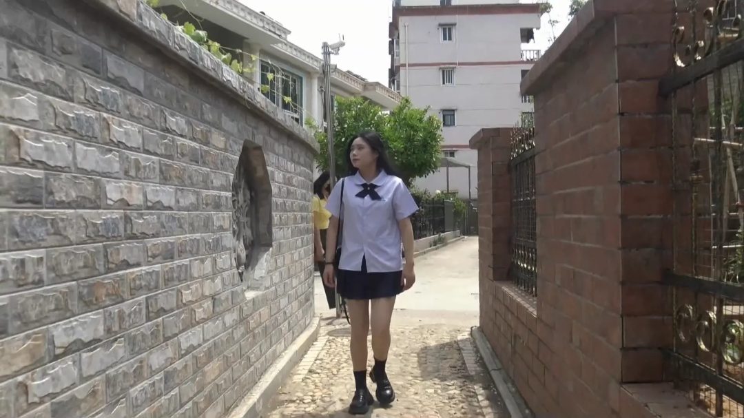 《女劫匪的胆大》 上集-2