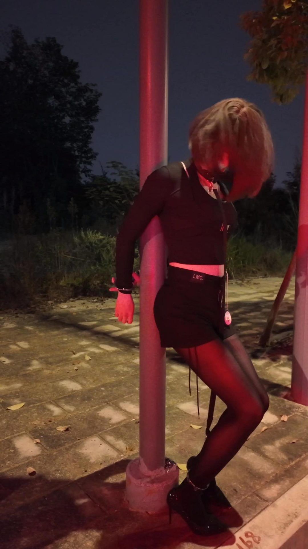 户外手铐脚镣自缚红绿灯杆SubM-3