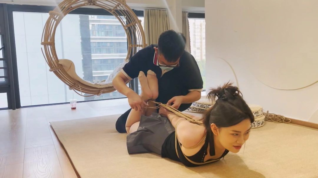 定拍奥特曼新模：兼职学生妹 直臂驷马口球长时间放置-3