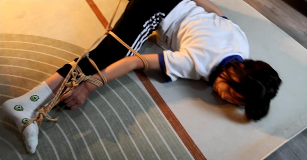 佳乐，少女、瑜伽与绳之猫爪式，难受的捆绑，可爱的女孩、有点脏的小白袜-6