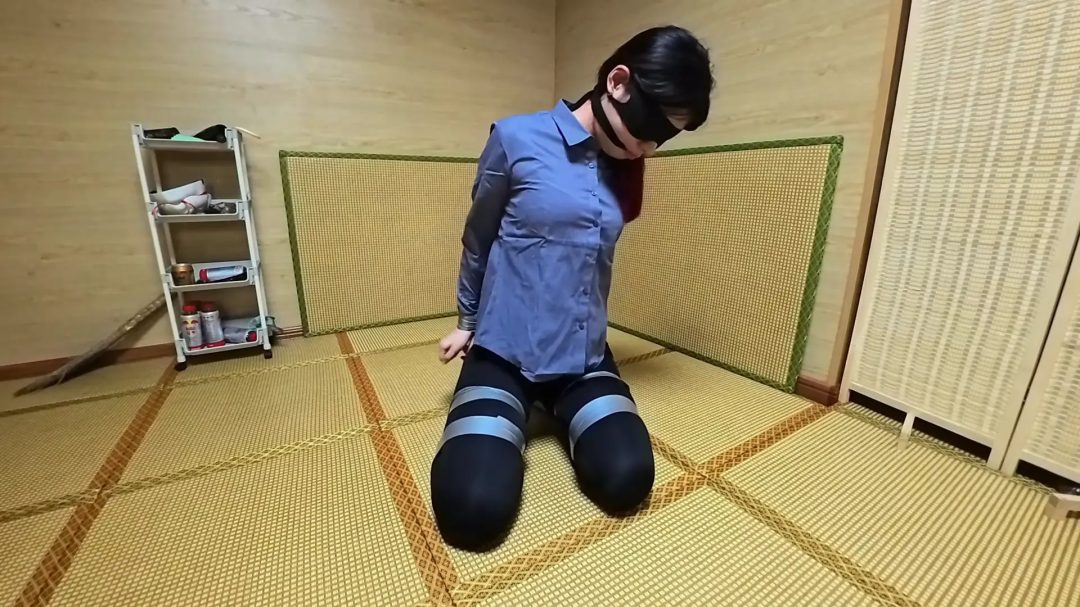 银色胶带折腿缚！-2