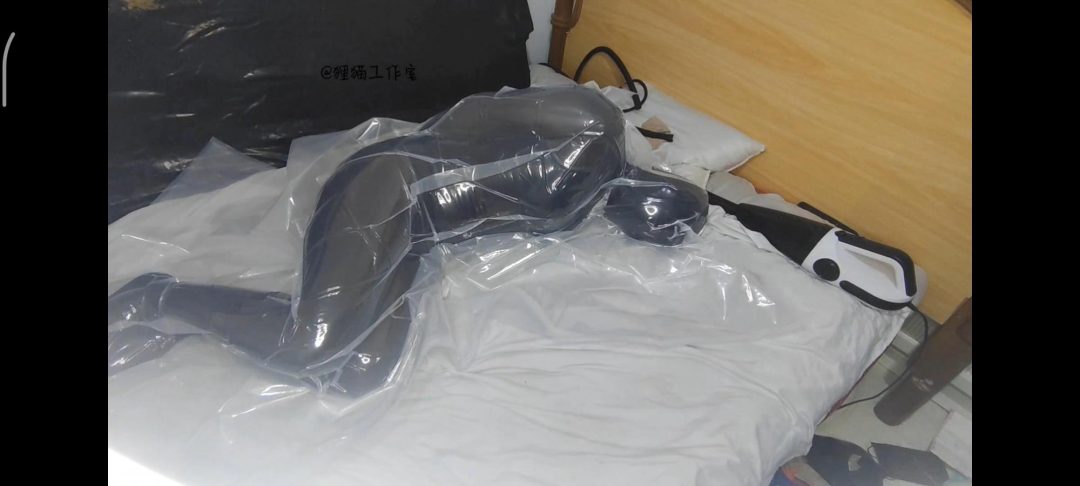 绞刑!多层丝袜睡袋全包,真空袋抽干!腰部衔接处彻底被缝合的丝袜全包!做永久的丝袜娃娃 下篇-7 绞刑!多层丝袜睡袋全包,真空袋抽干!腰部衔接处彻底被缝合的丝袜全包!做永久的丝袜娃娃 下篇-7