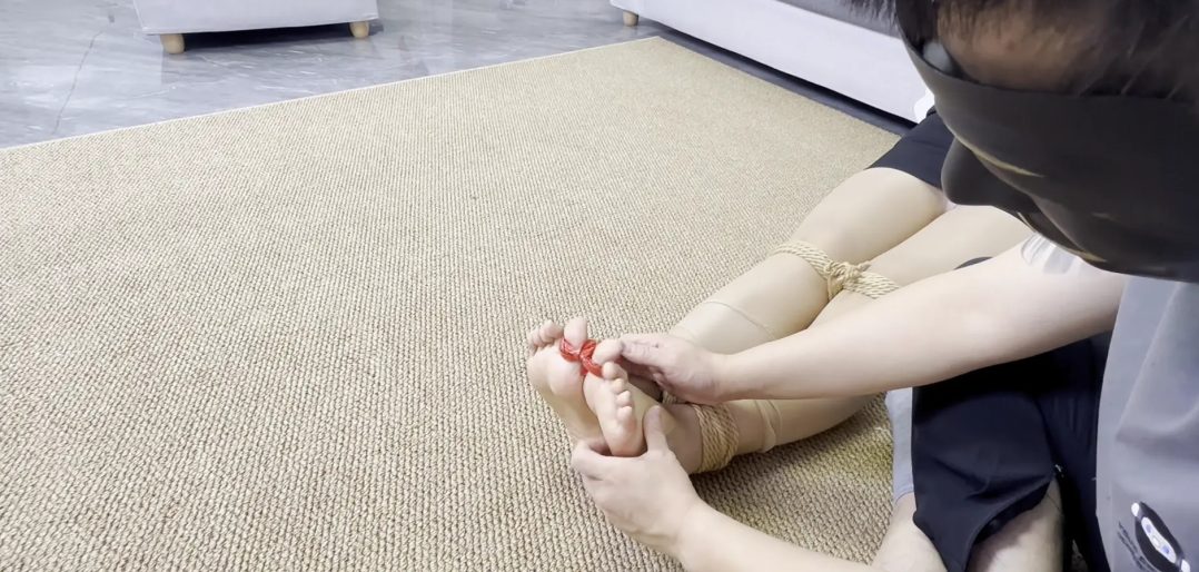 小寒篇 居家少妇的玩弄自救2-7