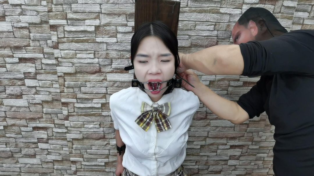 语涵想转正老板的正式秘书必须满足老板的要求,为了老板的爱好,那就开始..-4