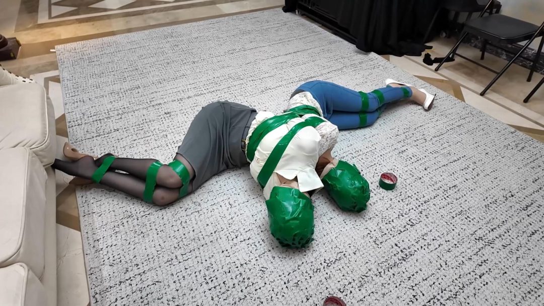 枫叶定拍—女老板与女保镖下,布基胶带极致缠绕捆绑封头,诺澜制裁背后算计她的雨诺和南清-9 枫叶定拍—女老板与女保镖下,布基胶带极致缠绕捆绑封头,诺澜制裁背后算计她的雨诺和南清-9