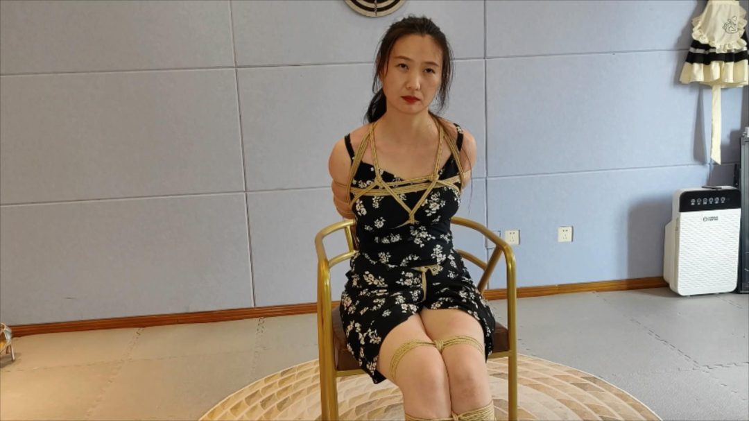 一绳所爱工作室私人订制 紫涵绳艺访谈，紧缚放置（上）-9