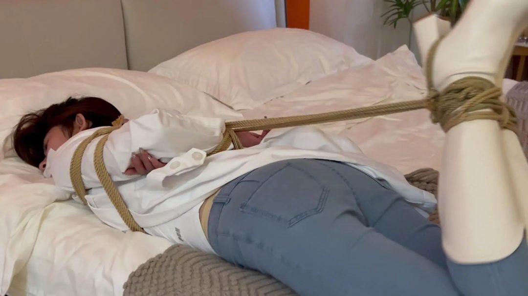 腐败的医生 腐败医生小蓝耽误患者病情，被患者绑架囚禁-9