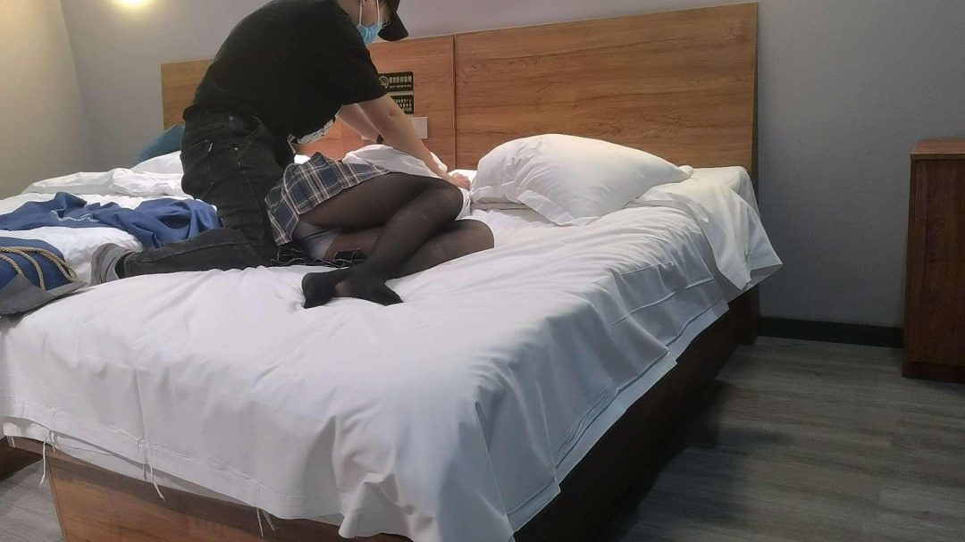 琳澜黑丝JK电击-2
