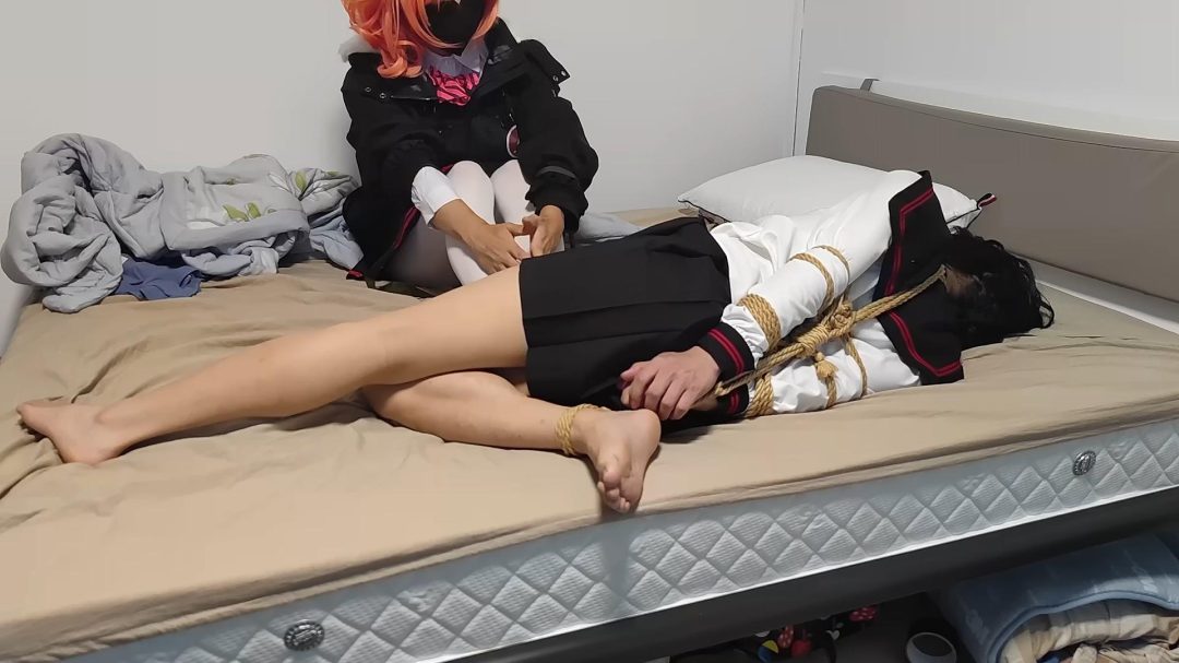 [cosplay]少女前线-MP7 JK 伪娘日式驷马 直臂驷马 捆绑挠痒-7