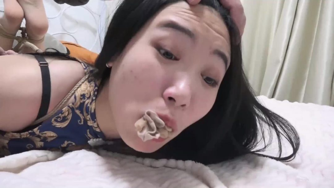 逍遥定拍:童瑶大字绑逃脱未遂惨遭二次捆堵挠脚心蒙眼折磨-10 逍遥定拍:童瑶大字绑逃脱未遂惨遭二次捆堵挠脚心蒙眼折磨-10