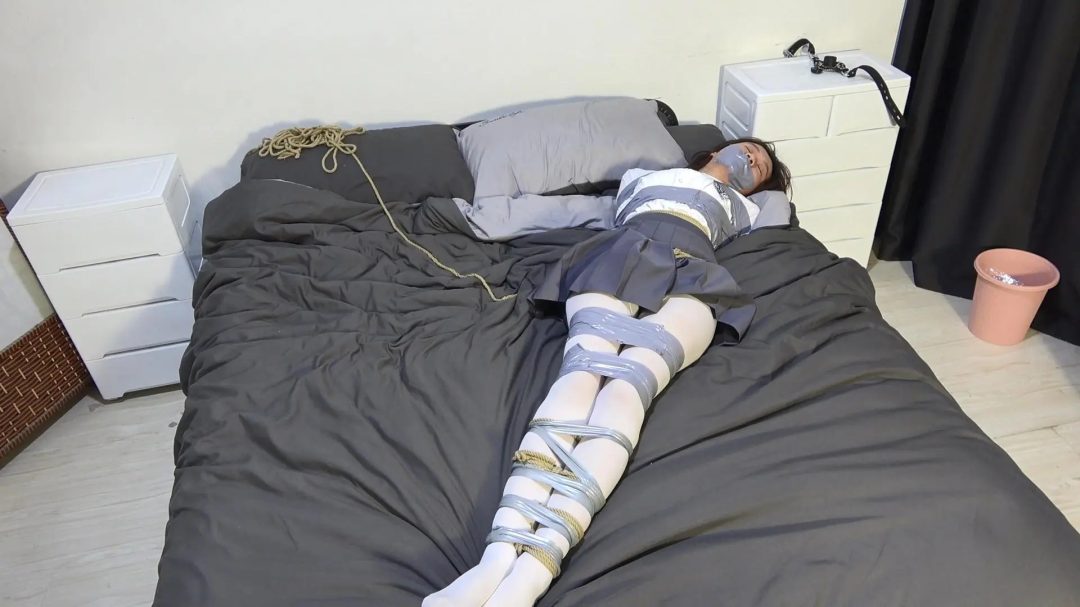 模特甘然 《老师的秘密02》老师和学生开启长期的游戏生活-7