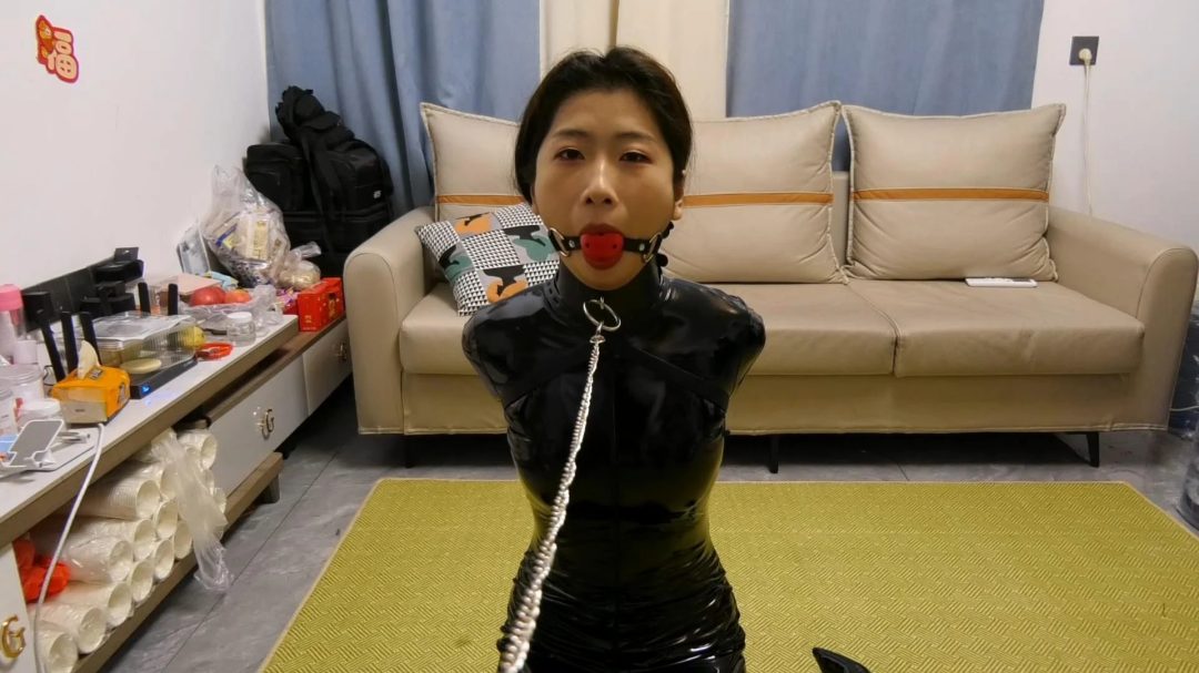胶衣单手套拘束女M-1