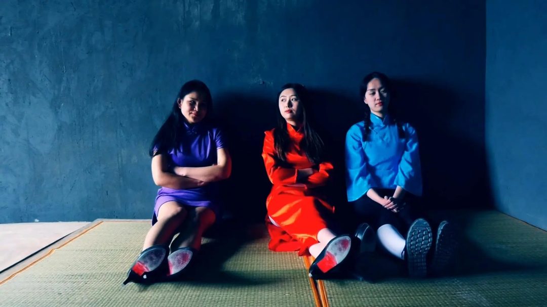 新片《女子特别行动队》 上集 军统组建一支女子特别行动小队，她们执行任务的时候遇见土匪-4