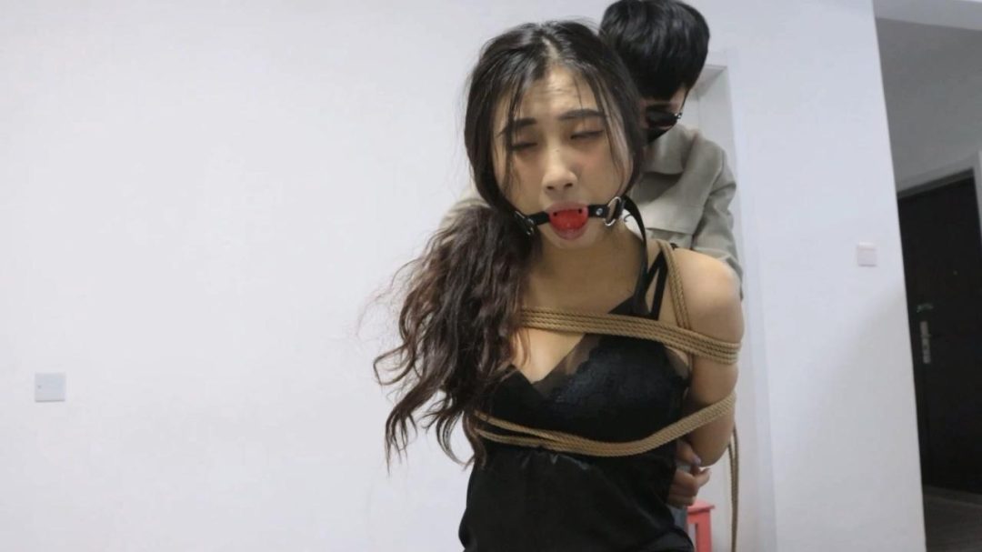得意客定拍：惩罚女秘书 ② 恩可主演-6
