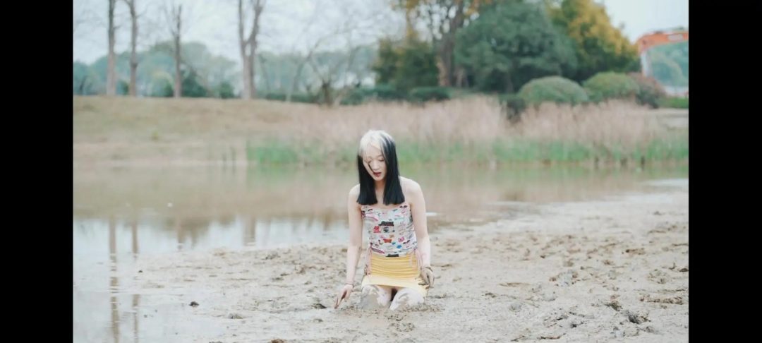 小雨常服踩泥-4