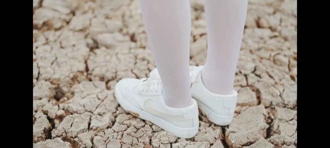 小雨常服踩泥-1