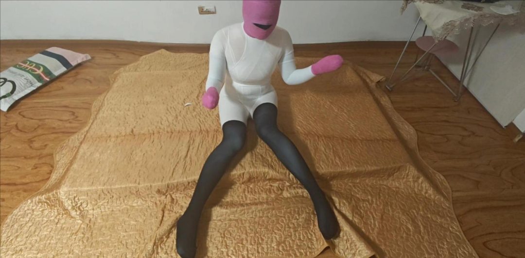 白色连裤袜多层丝袜全包木乃伊,堵嘴,将女M做成精美商品,塞进丝袜睡袋后缝死,塑料袋套头,玩弄踩踏挣扎,被放置等待“接货”-3 白色连裤袜多层丝袜全包木乃伊,堵嘴,将女M做成精美商品,塞进丝袜睡袋后缝死,塑料袋套头,玩弄踩踏挣扎,被放置等待“接货”-3
