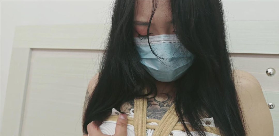 《GD绳束》反差模特琦琦 日式反绑 胸缚 真空 无袖 M腿 挑逗 短裙 腰带 抹胸-4