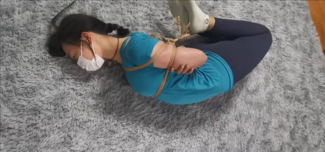 奥特曼也很酷 ：新妹子诗诗 脚尖碰到头顶的极限驷马-7
