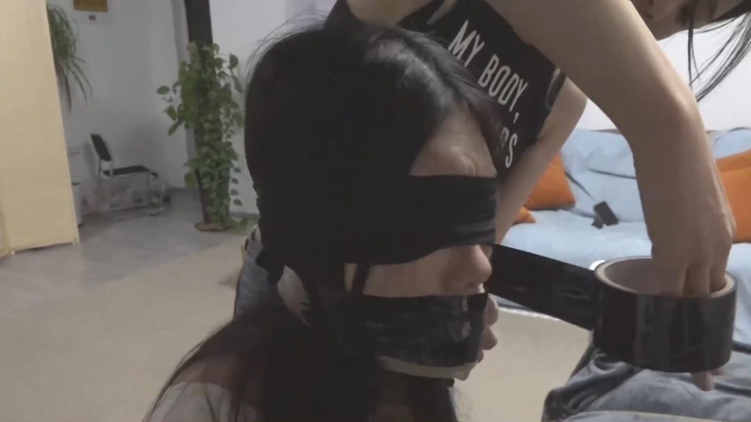 逍遥定拍.母女劫难02. 女人贩连缚母女严密堵嘴后被同伙上门黑吃黑-1