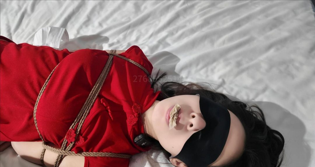 超短裙 捆绑 丝袜堵嘴 tk刺激 绝望挣扎-5