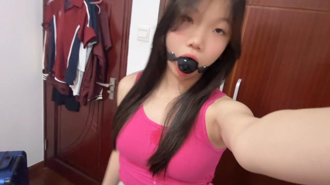 邻家妹妹果果大号口球堵嘴，口水横溢。极具诱惑-7