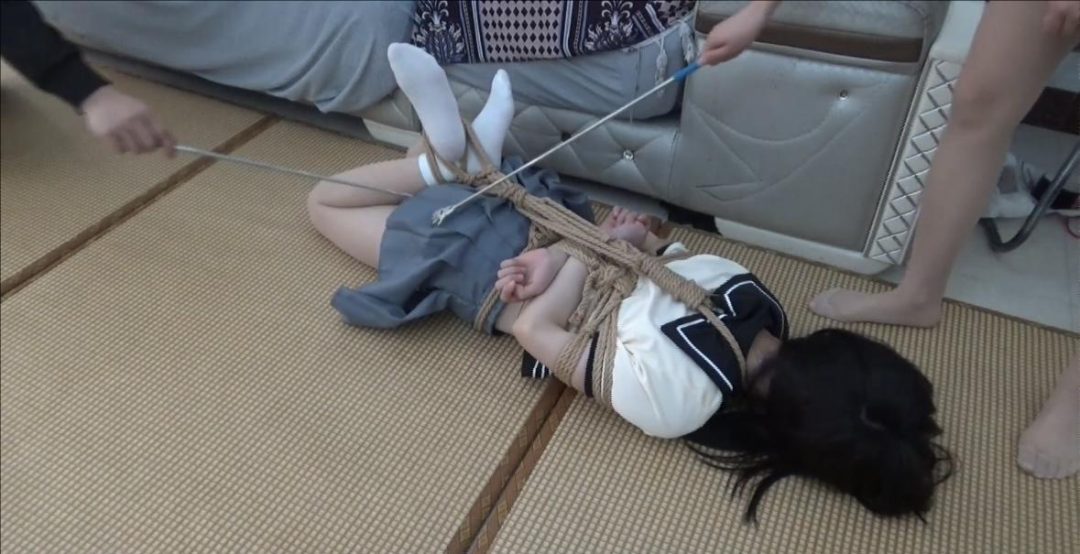 这是一个被姐姐报复的周末 还两个人一起把我绑了玩 气死我了-4