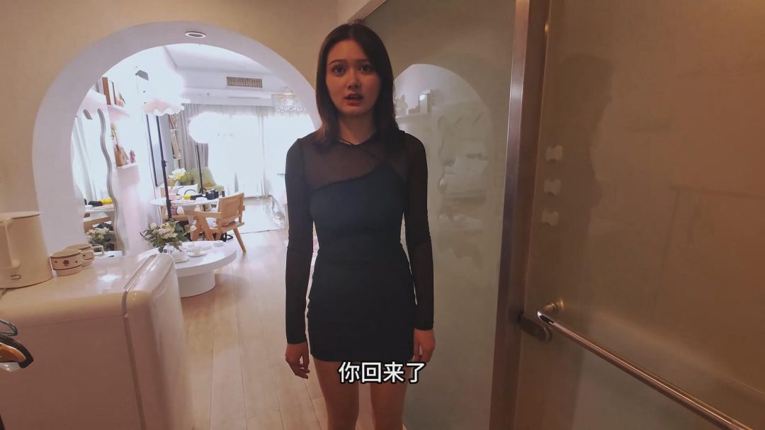 红鲤鱼作品《第一人称注孤生系列01：手机和女友》，震惊！美丽女子让男友把自己绑起来并蒙眼封嘴，好玩一些刺激的游戏，可谁知道男友居然干出来这种事...-2