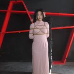 把女M吊起来玩弄