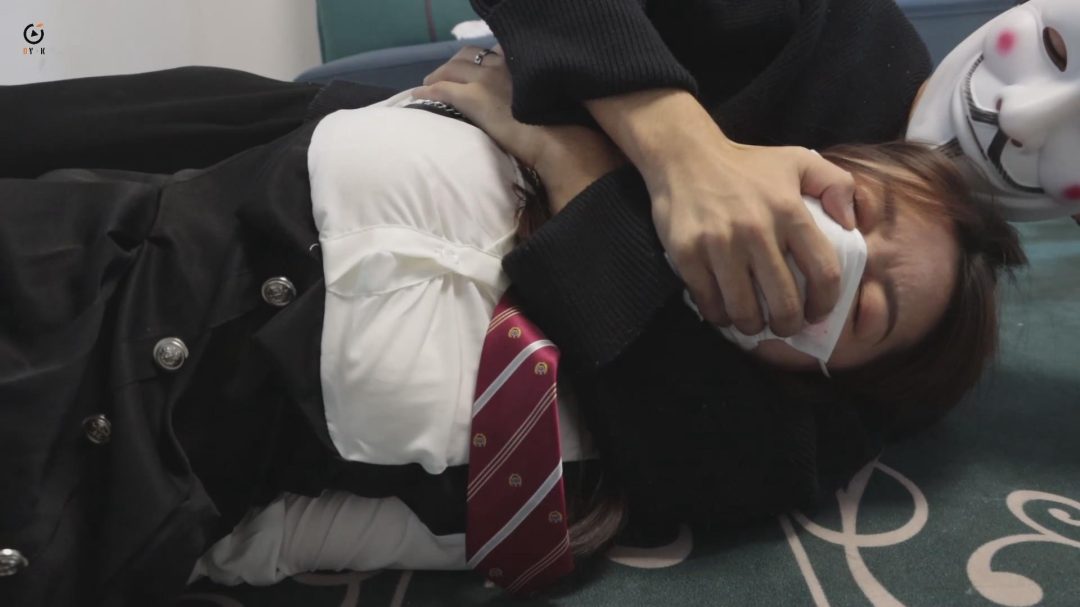 《私人订制会所》被拐卖进私人会所的少女，求助不成反被套路-20
