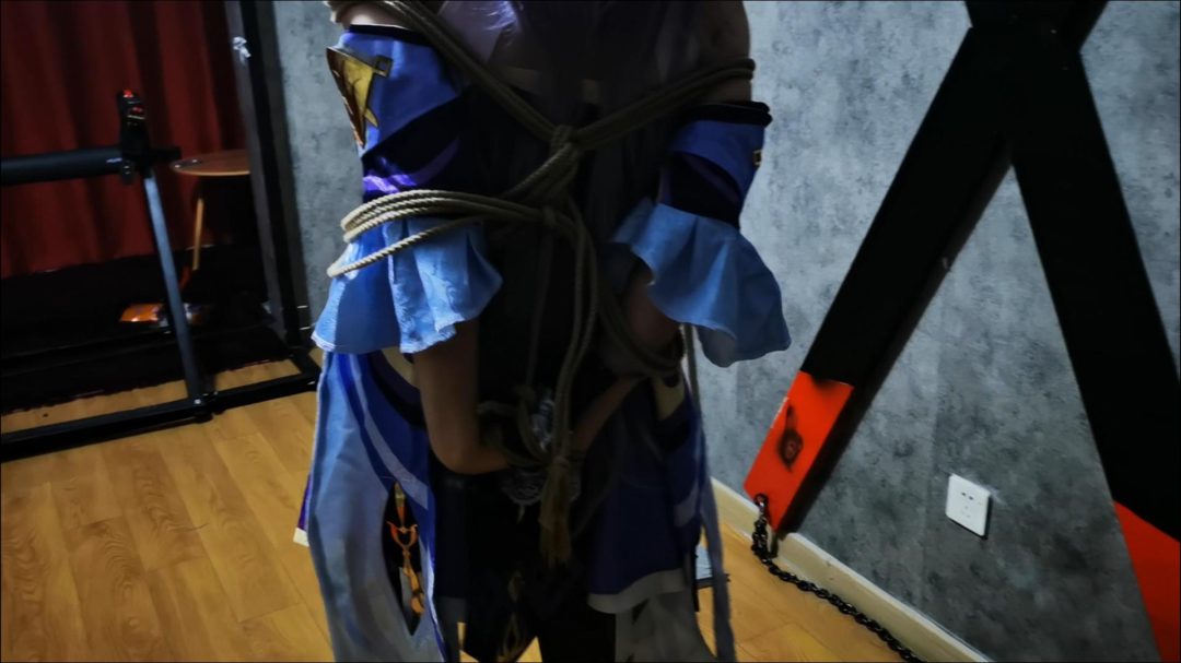 刻晴受虐记，cos服，原神剧情，木马，口球，X架，后高手，户外公园-3