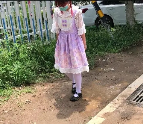 职业白丝lo娘首次尝试 马路边泥坑+下水道打滚弄脏-3
